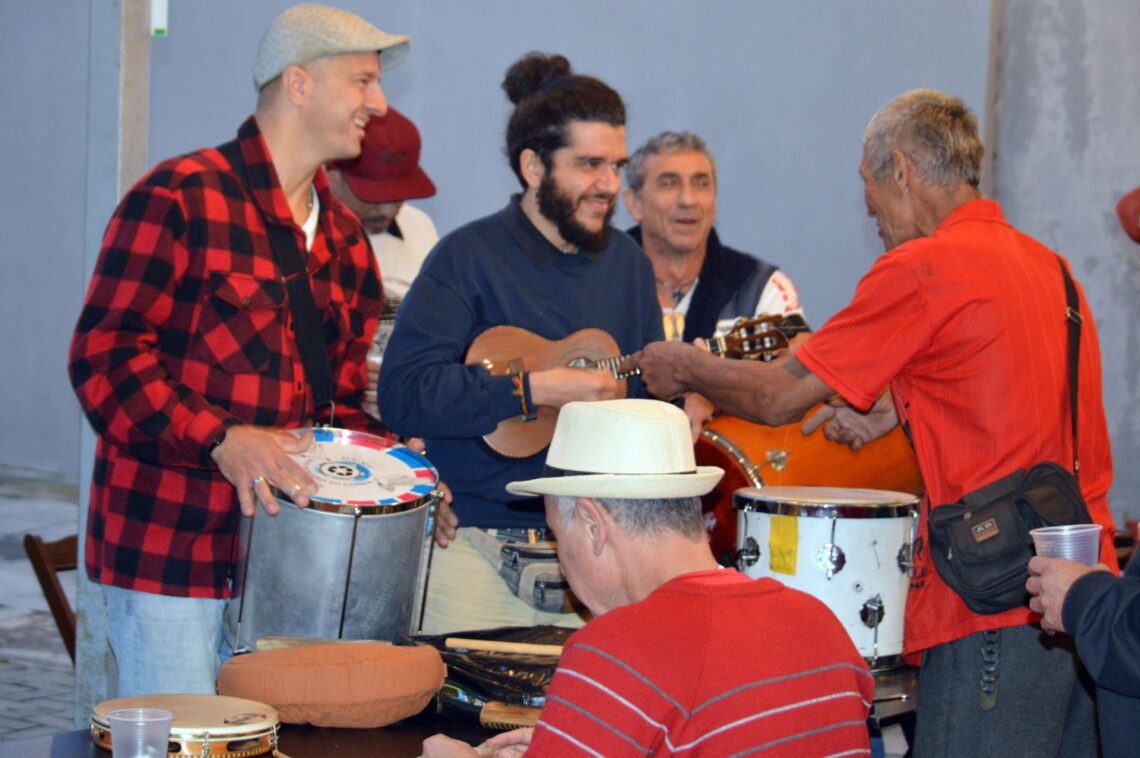 Novo Projeto Cultural Leva Roda De Samba Raiz Para Dentro De Cervejaria